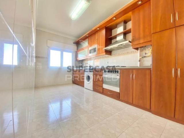 Apartamento T3 em Santa Iria de Azoia, São João da Talha e Bobadela