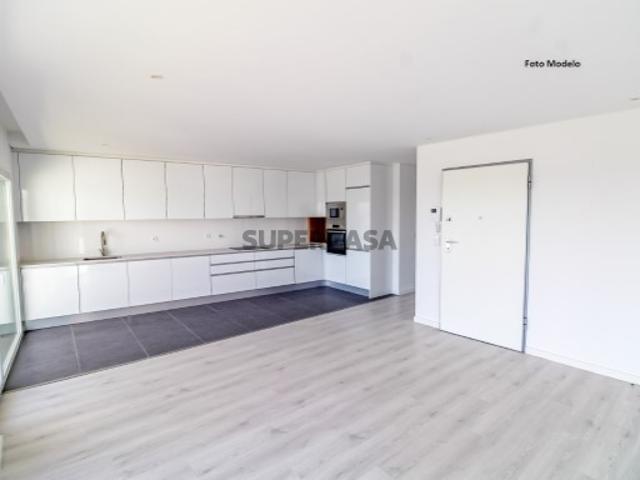 Apartamento T3 em Santa Marta do Pinhal Corroios