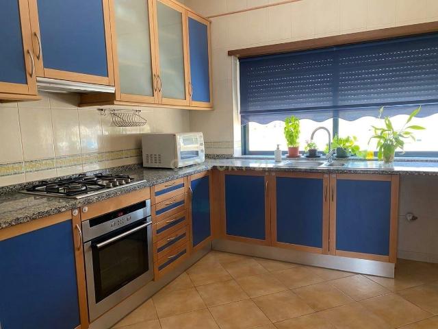 Apartamento T3 em Santa Maria Maior com Terraço, Chaves