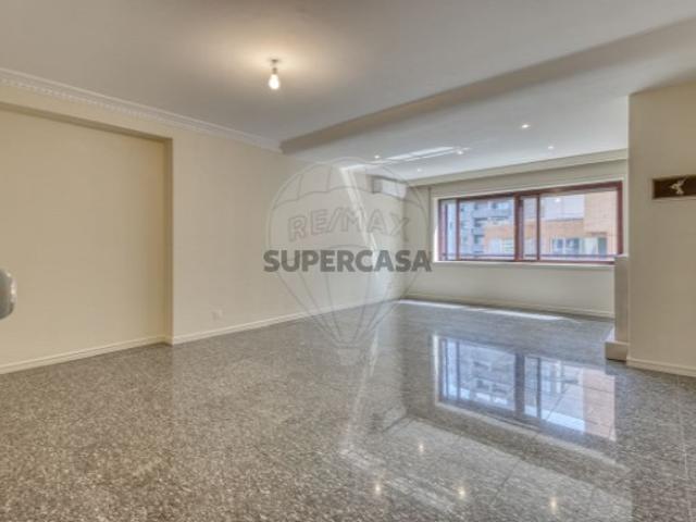 Apartamento T3 em Santa Marinha
