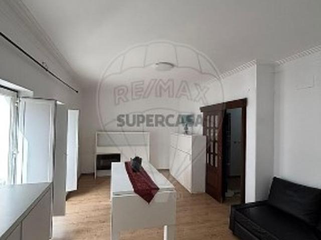 Apartamento T3 em Santiago Maior e São João Baptista