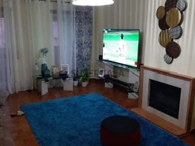 Apartamento T3 em Santiago Maior e São João Baptista