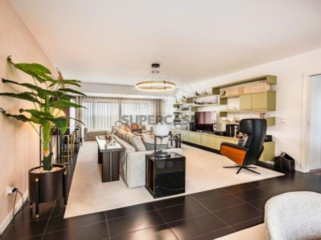 Apartamento T3 em Santiago Maior e São João Baptista