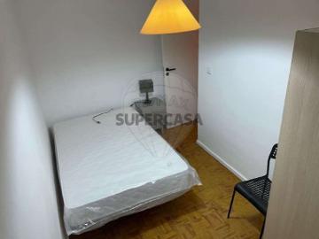 Apartamento T3 em Santiago Maior e São João Baptista