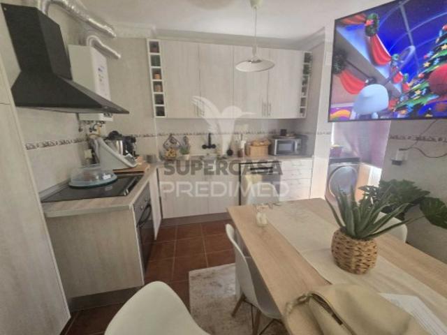 Apartamento T3 em Santiago Maior e São João Baptista