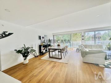 Apartamento T3 em Santo António da Charneca de 136,8 m²