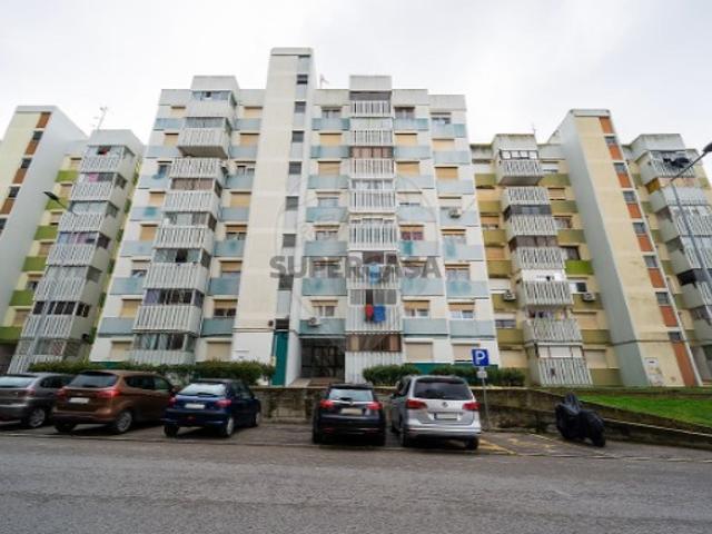 Apartamento T3 em Santo António da Charneca