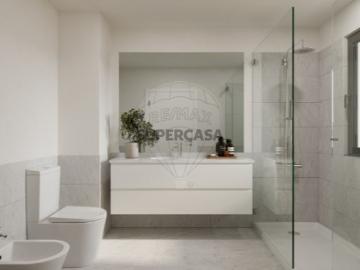 Apartamento T3 em Santo António dos Cavaleiros e Frielas