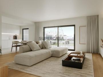 Apartamento T3 em Santo António dos Cavaleiros e Frielas