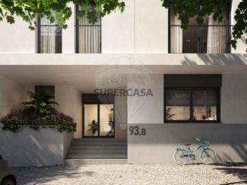 Apartamento T3 em Santo António dos Cavaleiros e Frielas