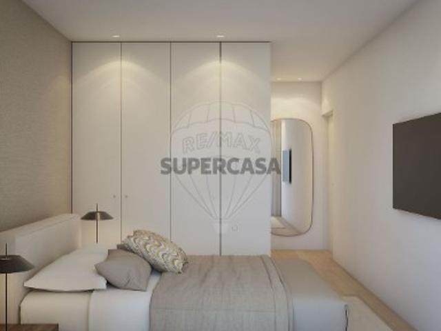 Apartamento T3 em Santo António dos Cavaleiros e Frielas