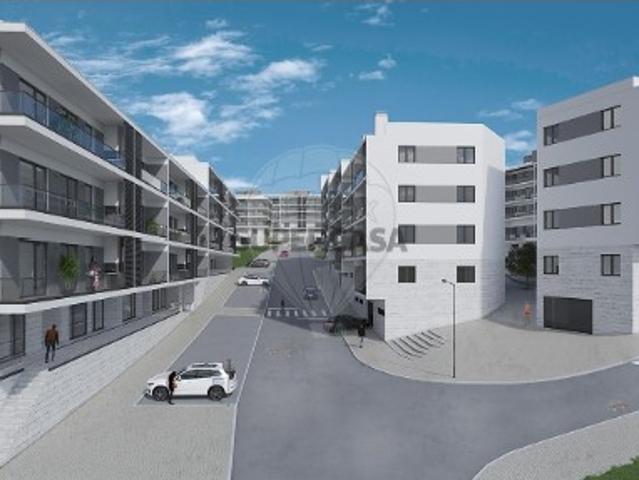 Apartamento T3 em Santo António dos Cavaleiros e Frielas
