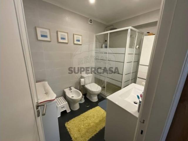 Apartamento T3 em Santo António dos Cavaleiros e Frielas
