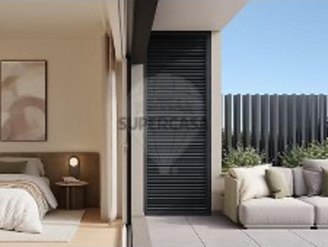 Apartamento T3 em Santo António dos Cavaleiros e Frielas