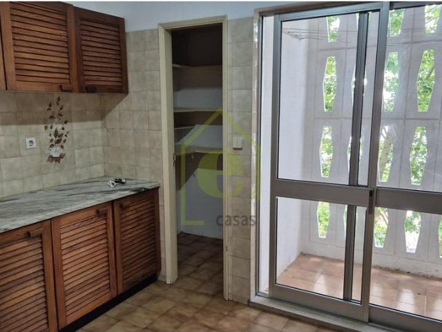 Apartamento T3 em Santo António dos Cavaleiros
