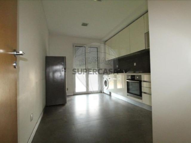 Apartamento T3 em Santo António dos Olivais