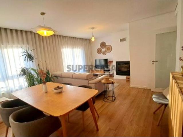 Apartamento T3 em Santo António dos Olivais