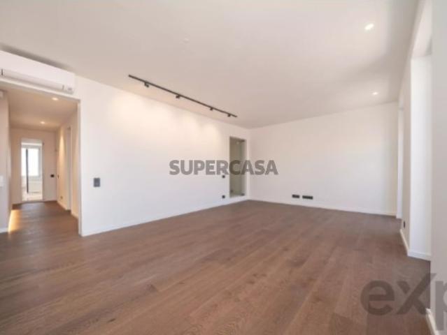 Apartamento T3 em Santo António