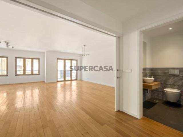 Apartamento T3 em Santo António