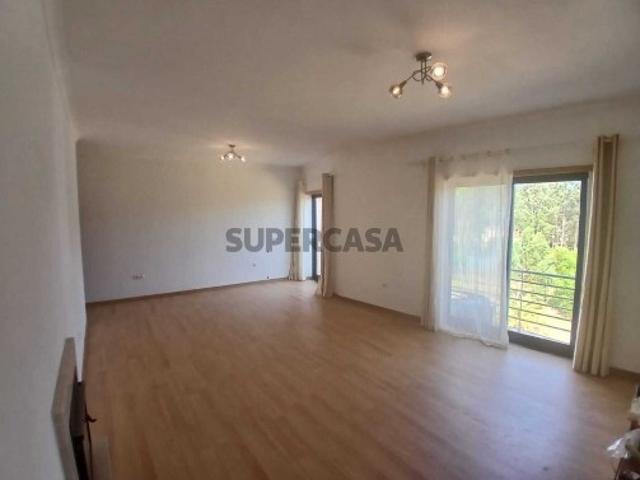 Apartamento T3 em Santo Onofre e Serra do Bouro