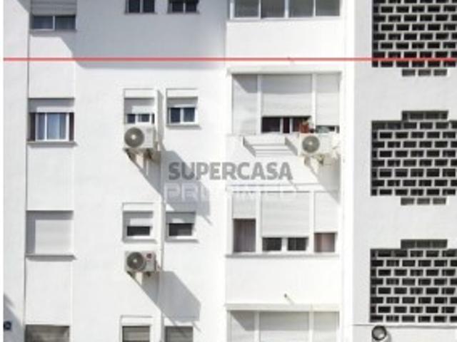 Apartamento T3 em Sé e São Lourenço