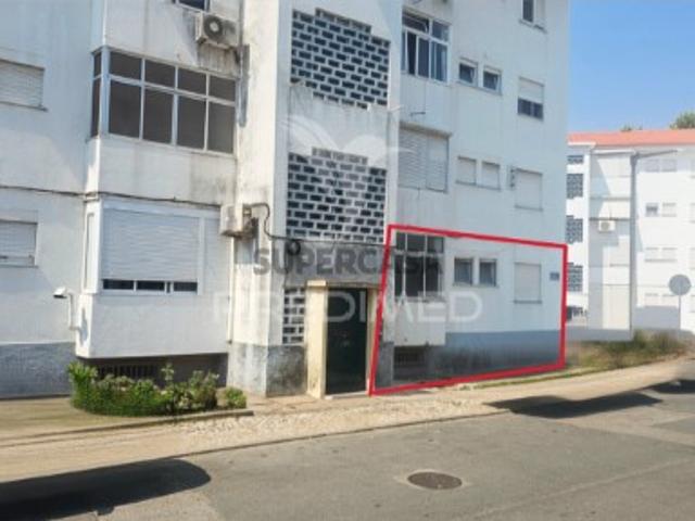 Apartamento T3 em Sé e São Lourenço