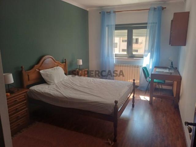 Apartamento T3 em Sé, Santa Maria e Meixedo