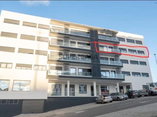 Apartamento T3 em Sé, Santa Maria e Meixedo