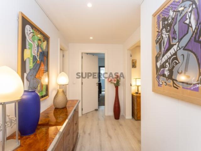 Apartamento T3 em Seixal