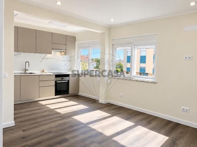 Apartamento T3 em Seixal