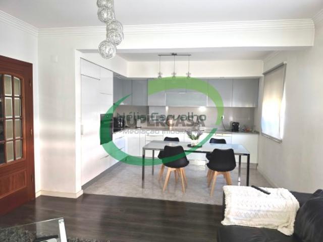 Apartamento T3 em Sesimbra Santiago