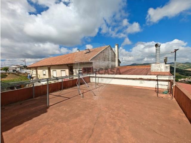 Apartamento T3 em Sobral de Monte Agraço