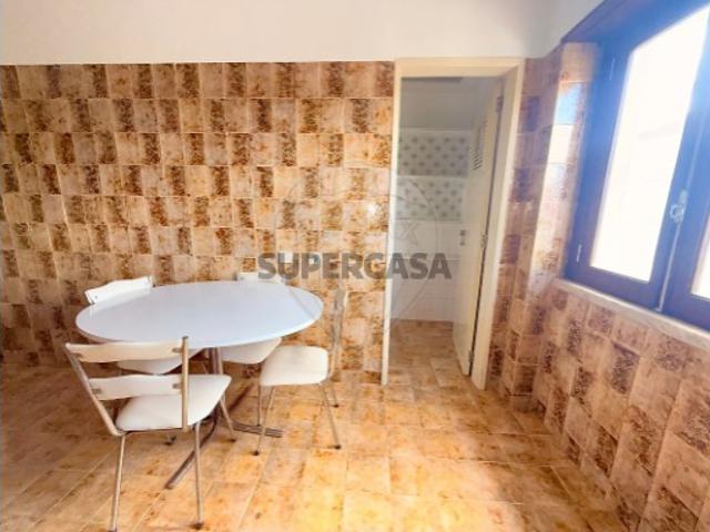 Apartamento T3 em Sobral de Monte Agraço