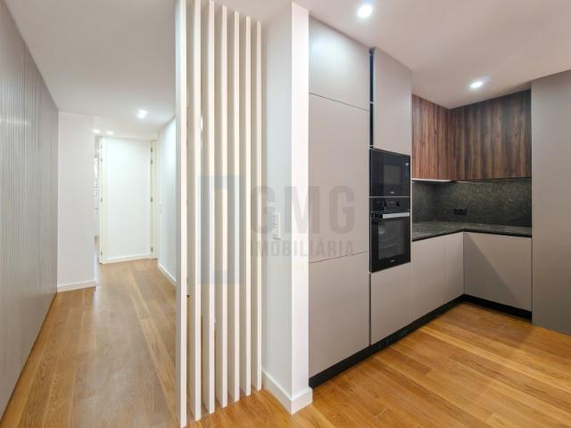 Imóvel Renovado| 3 Suítes | Casal da Carochia, Ramada Odivelas