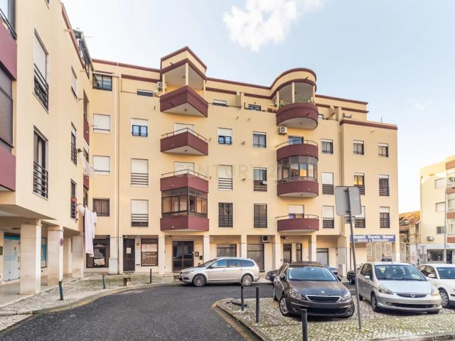Viva com conforto no coração de Setúbal – Excelente Apartamento T3 nos Pinheirinhos