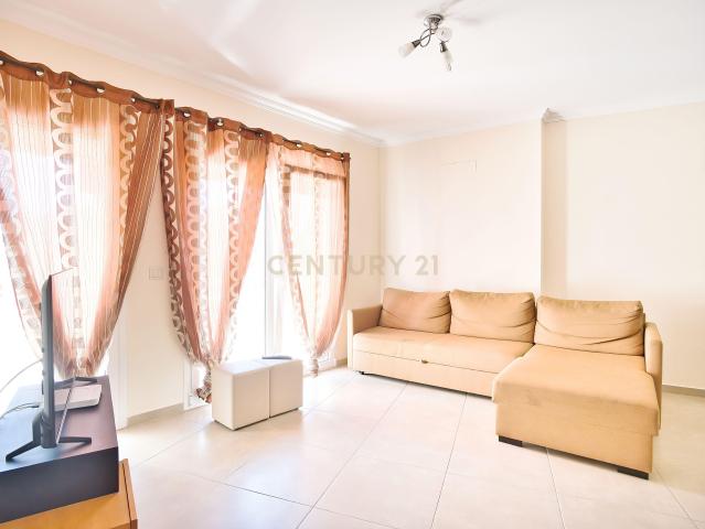 Apartamento T3 Espaçoso e Acolhedor, a Passos do Mar na Nazaré