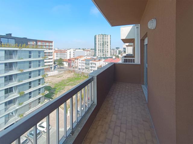Apartamento T3 equipado, mobilado e com excelentes vistas, em S. Vítor em Braga para arrendamento