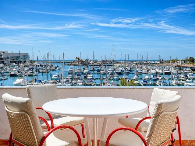 Apartamento T3 Exclusivo com Vista Panorâmica na Marina de V. 151m² Quarteira