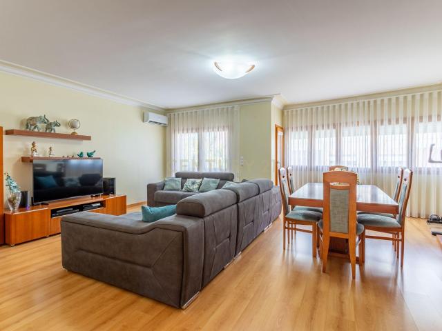 Apartamento T3 Forte da Casa