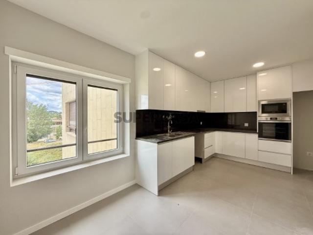 Apartamento T3 | Garagem Fechada | Modernidade e Conforto |Torres Novas