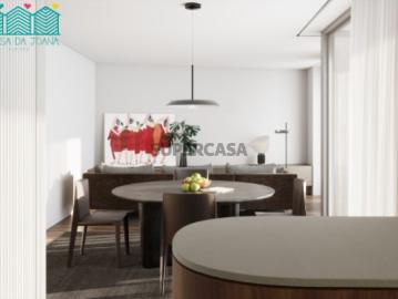 Apartamento T3 Implex com Lugares de Garagem em São Bernardo