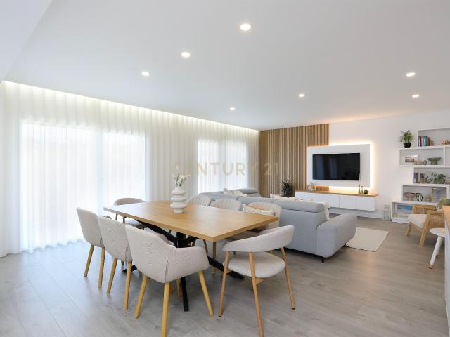 Apartamento T3 Jardins da Anta, Condomínio privado com piscina