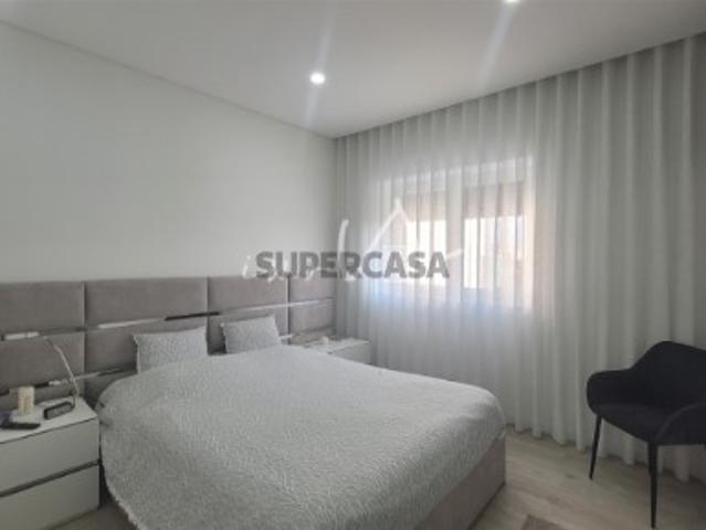 Apartamento T3 junto à praia