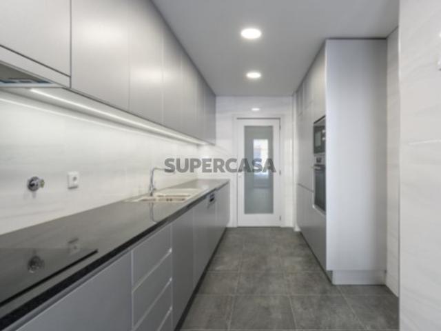 Apartamento T3 junto à Rotunda da Boavista