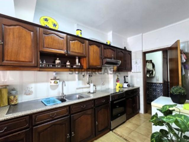Apartamento T3 junto ao Bairro do Peixe Frito em Setúbal
