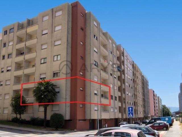 Apartamento T3 junto ao Braga Parque em S. Vítor