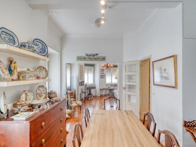 Apartamento T3 junto ao jardim da Parada, em Campo de Ouriqu. 110m² Campo de Ourique