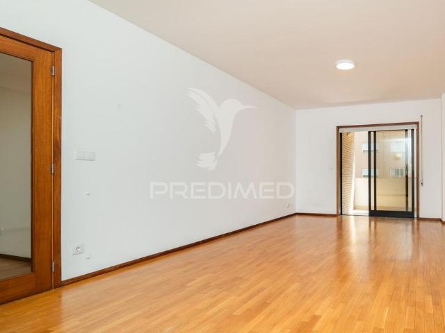Apartamento t3 lamaçães