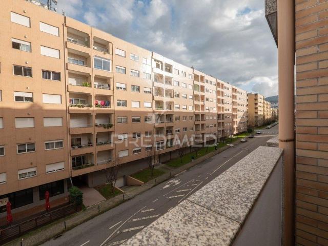 Apartamento t3 lamaçães
