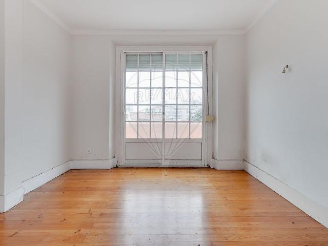 APARTAMENTO T3 | LAPA